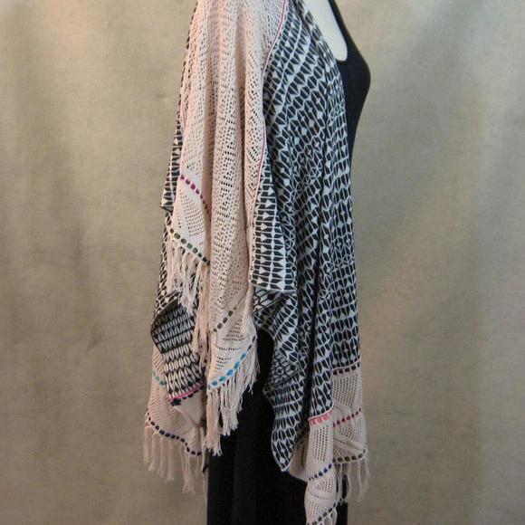 NWT Anthropologie Shawl Wrap Scarf Fringed Boho Accessories Bohemian Hippie Gift - Picture 1 of 8